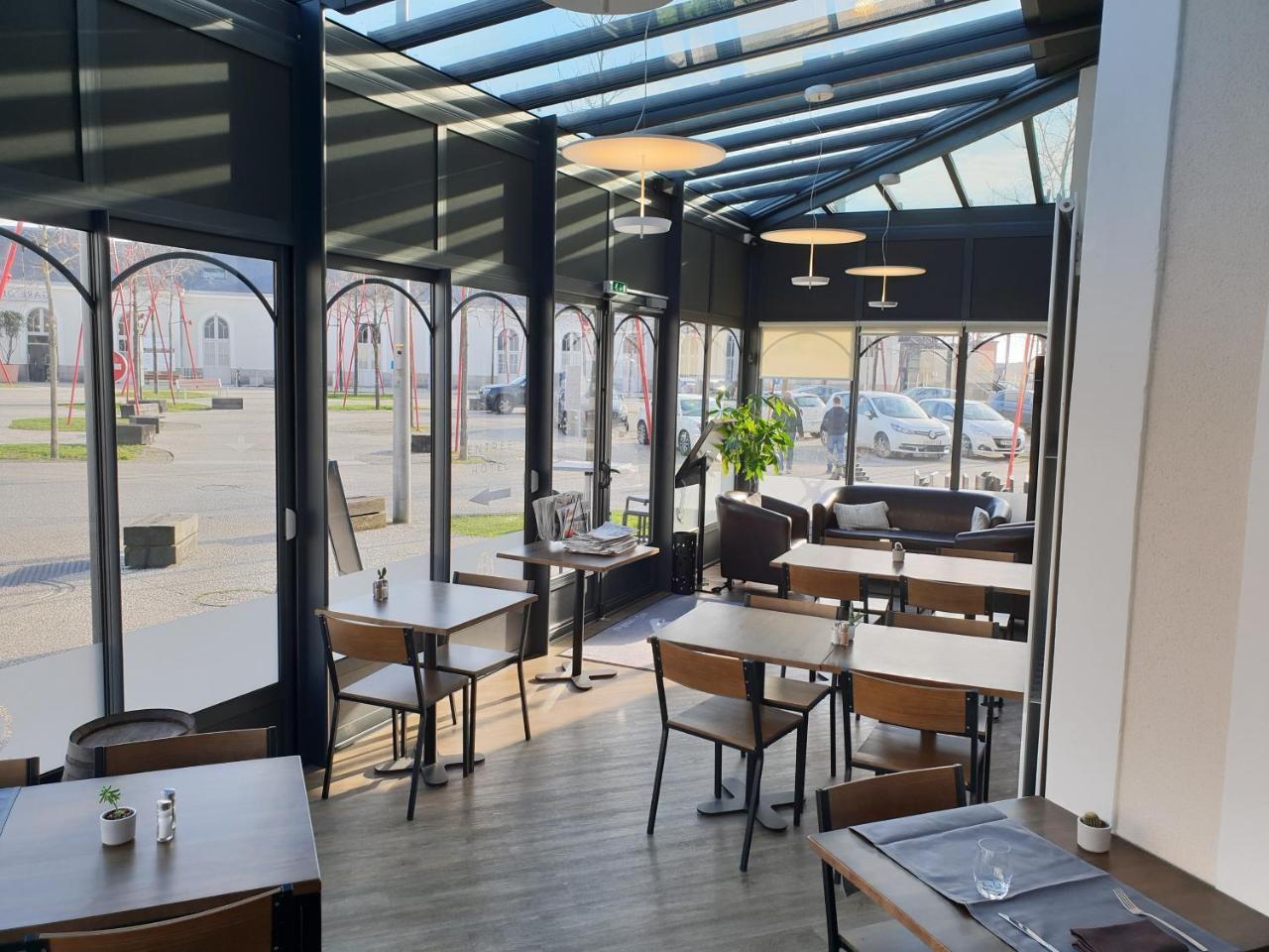 Hotel De La Gare - Restaurant Bistro Quai La Roche-sur-Yon Ngoại thất bức ảnh